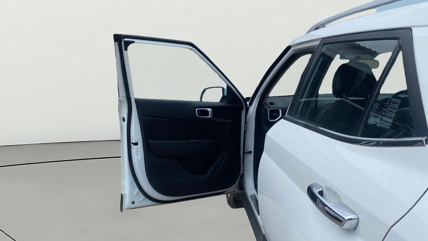 2020 Hyundai VENUE S+ 1.2, Petrol, Manual, 68,138 km, LHS Front Door