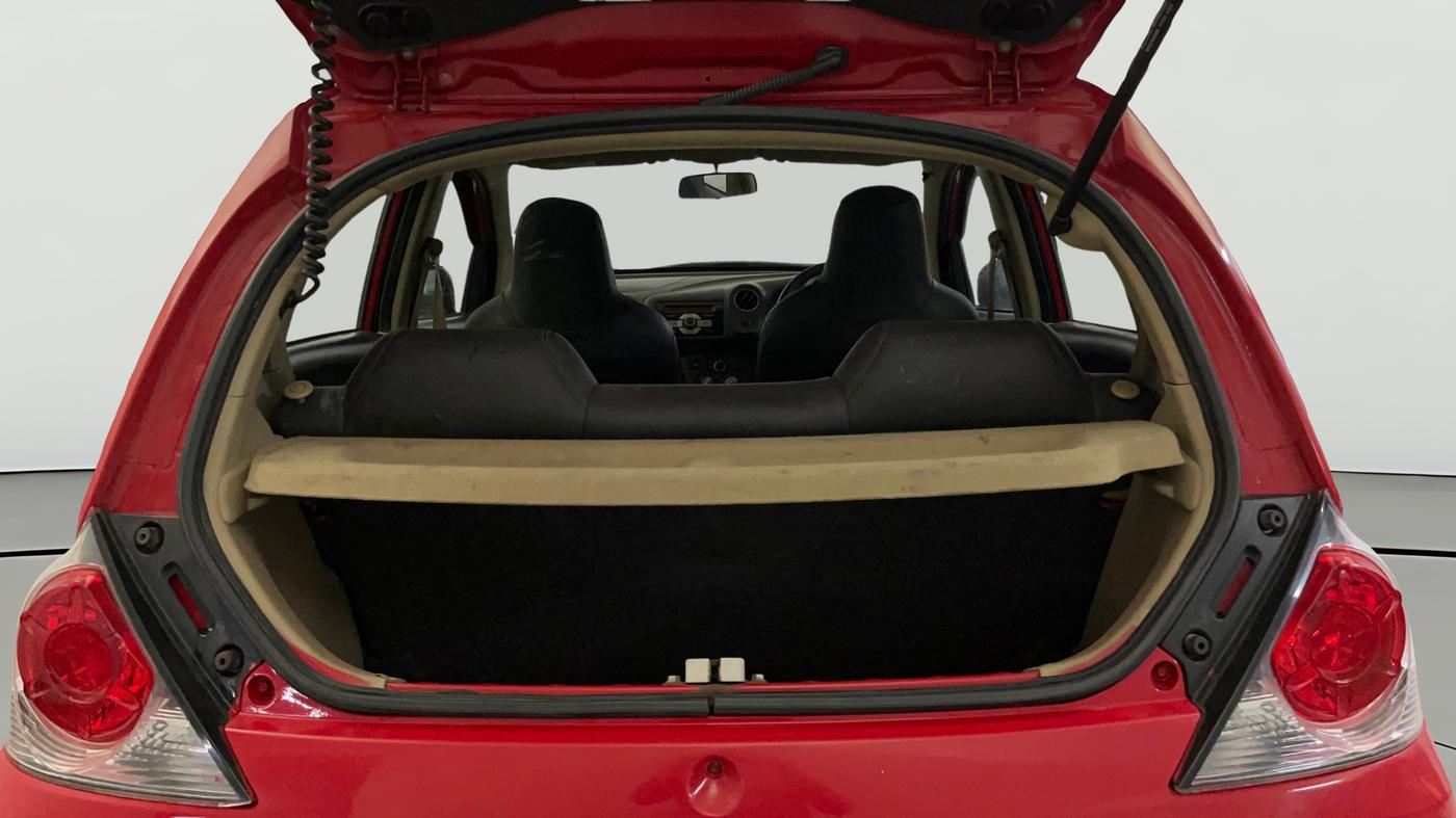 2015 Honda Brio VX MT, Petrol, Manual, 93,935 km, Boot Open Zoomed View