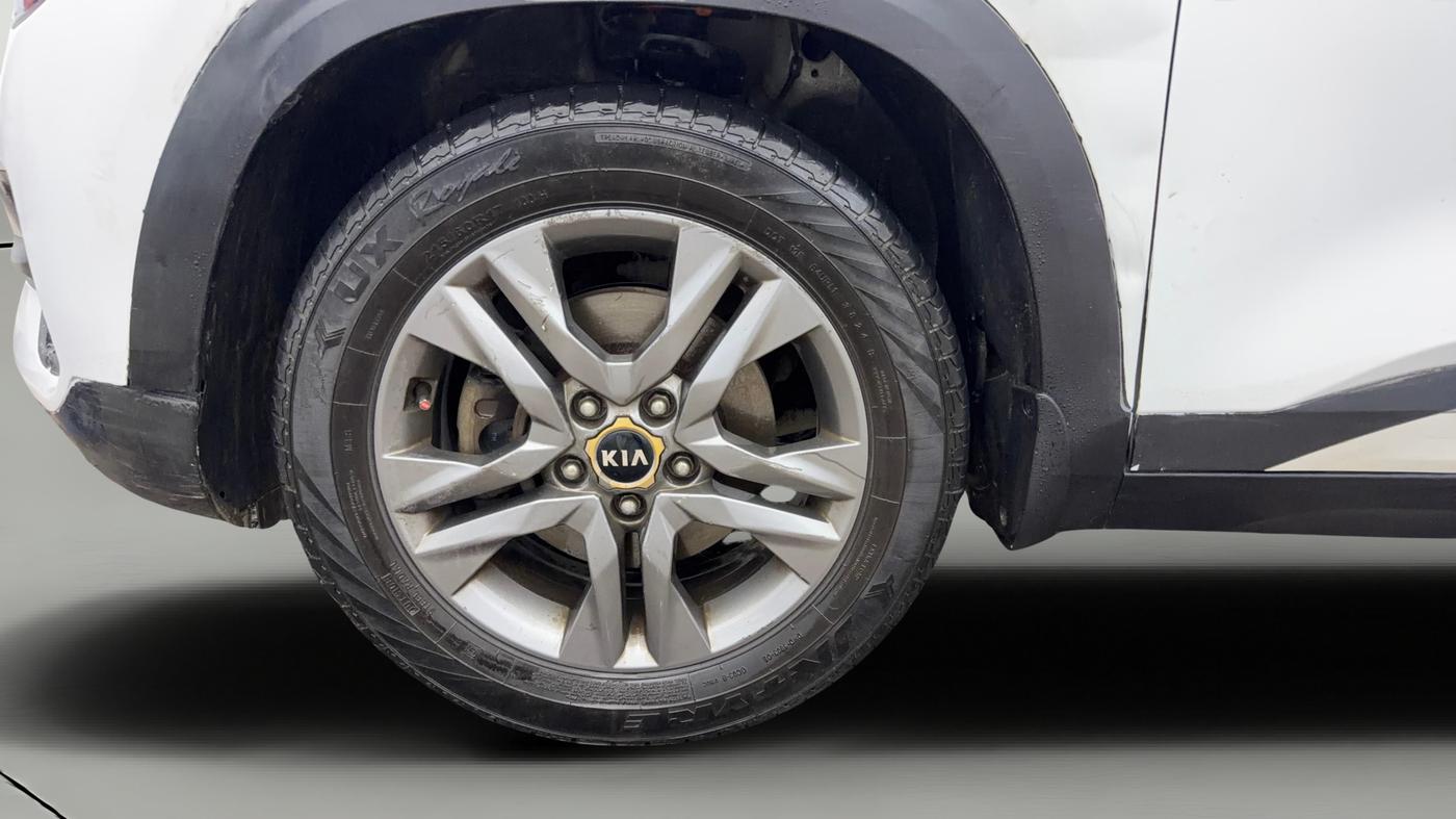 2020 KIA SELTOS HTX 1.5 PETROL, Petrol, Manual, 1,10,792 km, Left Front Wheel