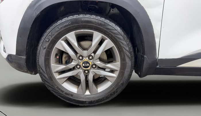 2020 KIA SELTOS HTX 1.5 PETROL, Petrol, Manual, 1,10,688 km, Left Front Wheel