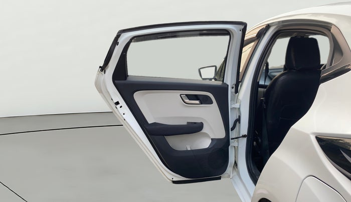 2023 Tata ALTROZ XZ PETROL, Petrol, Manual, 21,487 km, LHS Rear Door