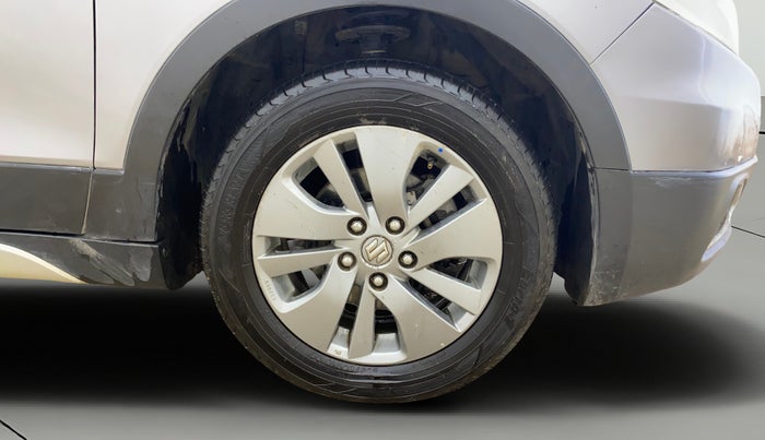 2016 Maruti S Cross ZETA 1.3, Diesel, Manual, 1,32,425 km, Right Front Wheel