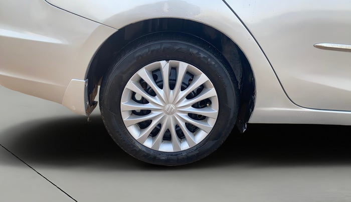 2017 Maruti Ciaz VXI+, CNG, Manual, 1,19,601 km, Right Rear Wheel