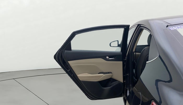 2021 Hyundai Verna SX (O)1.5 MPi, Petrol, Manual, 1,16,629 km, LHS Rear Door