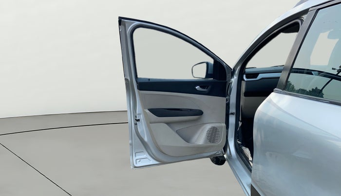 2020 Renault TRIBER RXZ AMT, Petrol, Automatic, 71,033 km, LHS Front Door