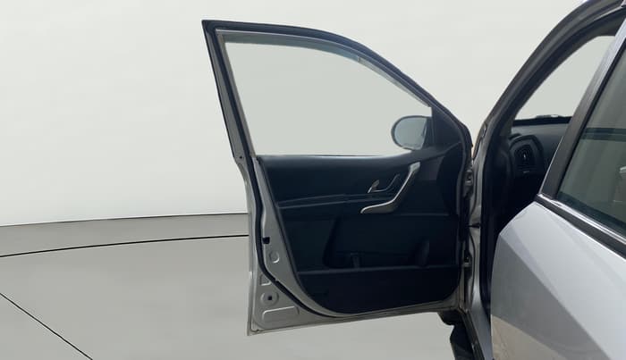 2018 Mahindra XUV500 W9 AT, Diesel, Automatic, 73,529 km, LHS Front Door