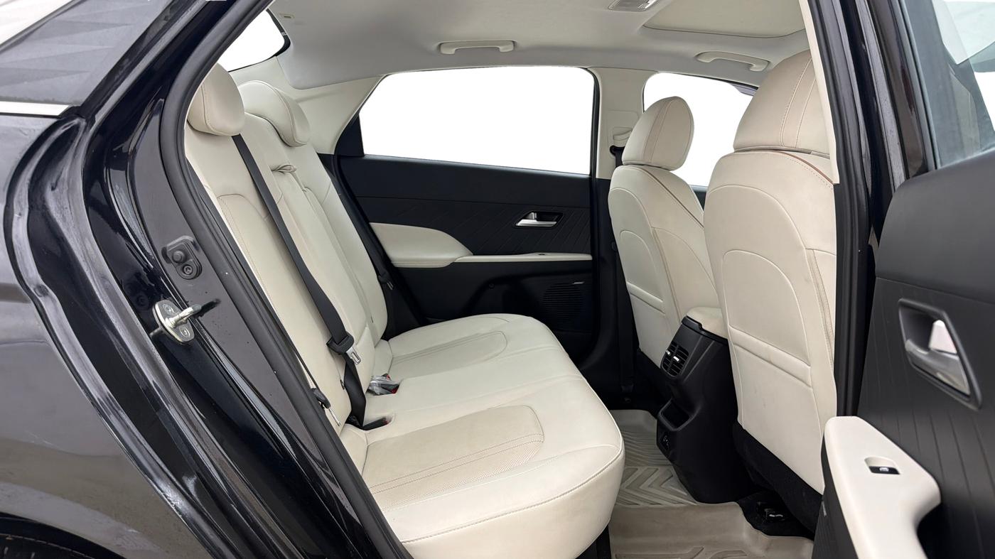 2024 Hyundai Verna SX(O) 1.5 MPI IVT , Petrol, Automatic, 11,741 km, Right Side Rear Door Cabin