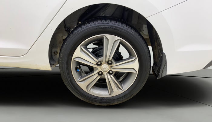 2019 Hyundai Verna 1.6 VTVT SX, Petrol, Manual, 49,112 km, Left Rear Wheel