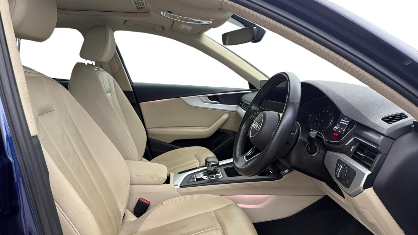 2022 Audi A4 40 TFSI  PREMIUM PLUS, Petrol, Automatic, 42,960 km, Right Side Front Door Cabin