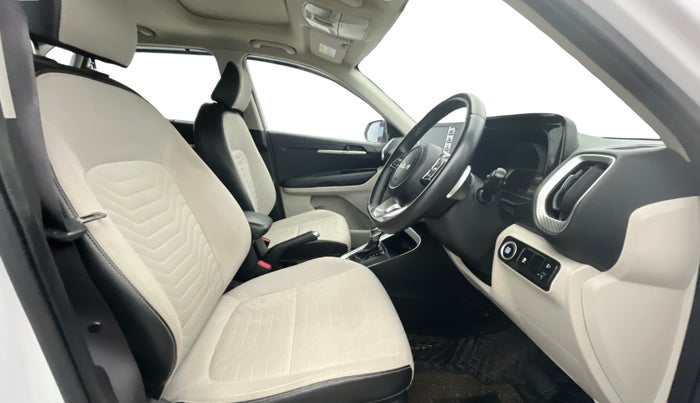 2023 KIA SONET HTX 1.0 DCT, Petrol, Automatic, 69,617 km, Right Side Front Door Cabin