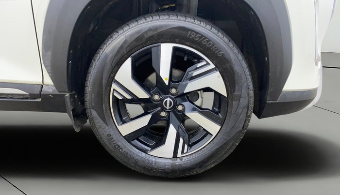 2024 Nissan MAGNITE N-Connecta B4D 1.0 Petrol MT Dual Tone, Petrol, Manual, 3,297 km, Right Front Wheel