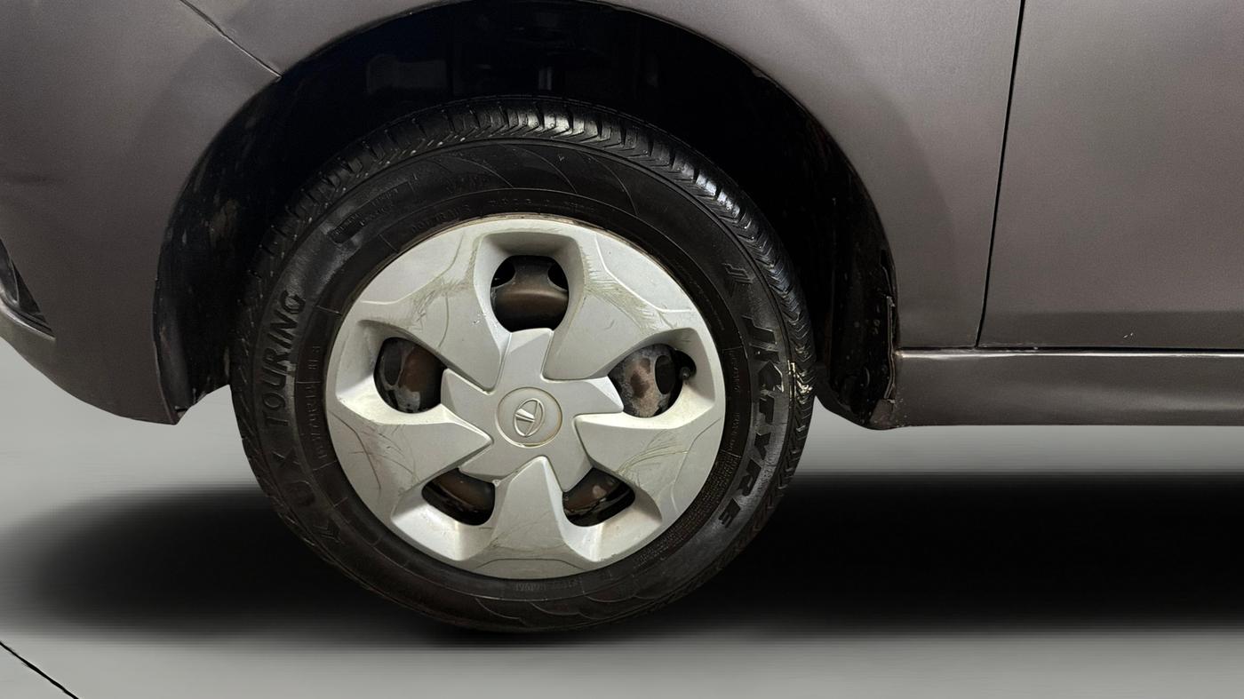 2018 Tata Tiago XT PETROL, Petrol, Manual, 50,428 km, Left Front Wheel