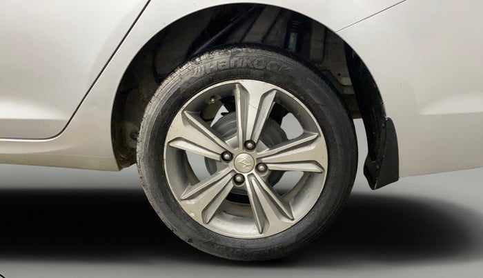 2017 Hyundai Verna 1.6 VTVT SX, Petrol, Manual, 51,658 km, Left Rear Wheel