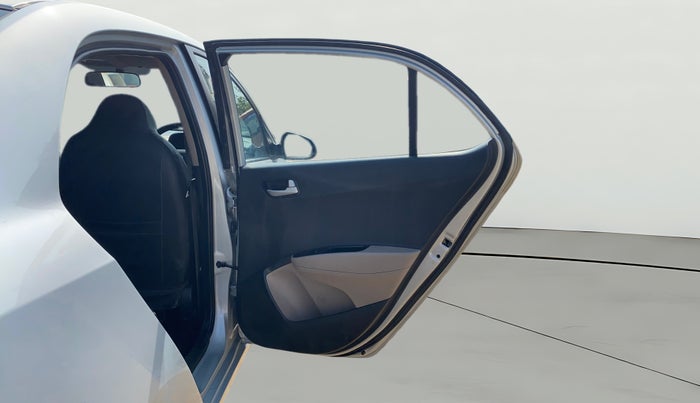 2015 Hyundai Xcent S (O) 1.2, Petrol, Manual, 61,983 km, RHS Rear Door