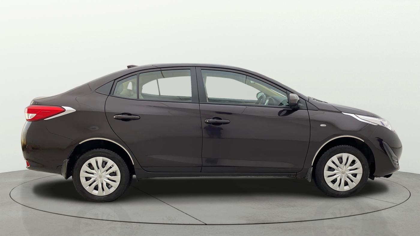 2021 Toyota YARIS J CVT, Petrol, Automatic, 35,613 km, Right Side View