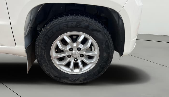 2018 Mahindra TUV300 T8, Diesel, Manual, 85,397 km, Right Front Wheel