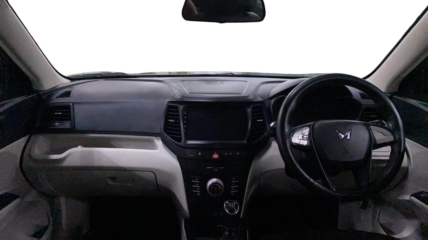 2023 Mahindra XUV300 W6 1.2 PETROL, Petrol, Manual, 41,020 km, Dashboard