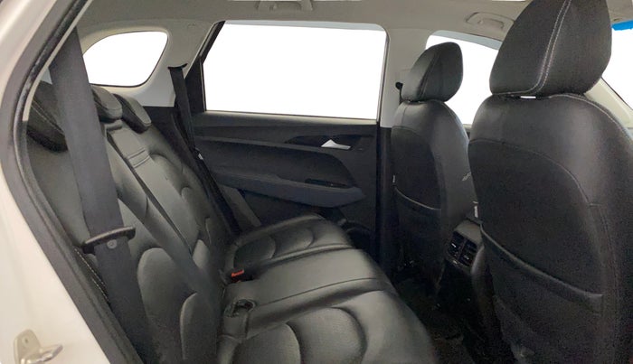 2022 MG HECTOR SHINE 1.5 PETROL TURBO CVT, Petrol, Automatic, 36,025 km, Right Side Rear Door Cabin