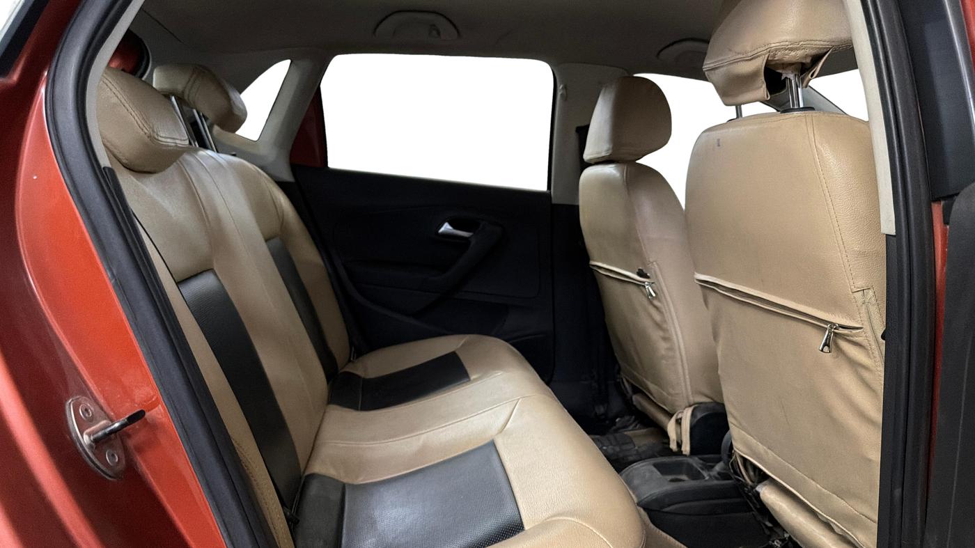2015 Volkswagen Polo COMFORTLINE 1.2L, Petrol, Manual, 54,895 km, Right Side Rear Door Cabin