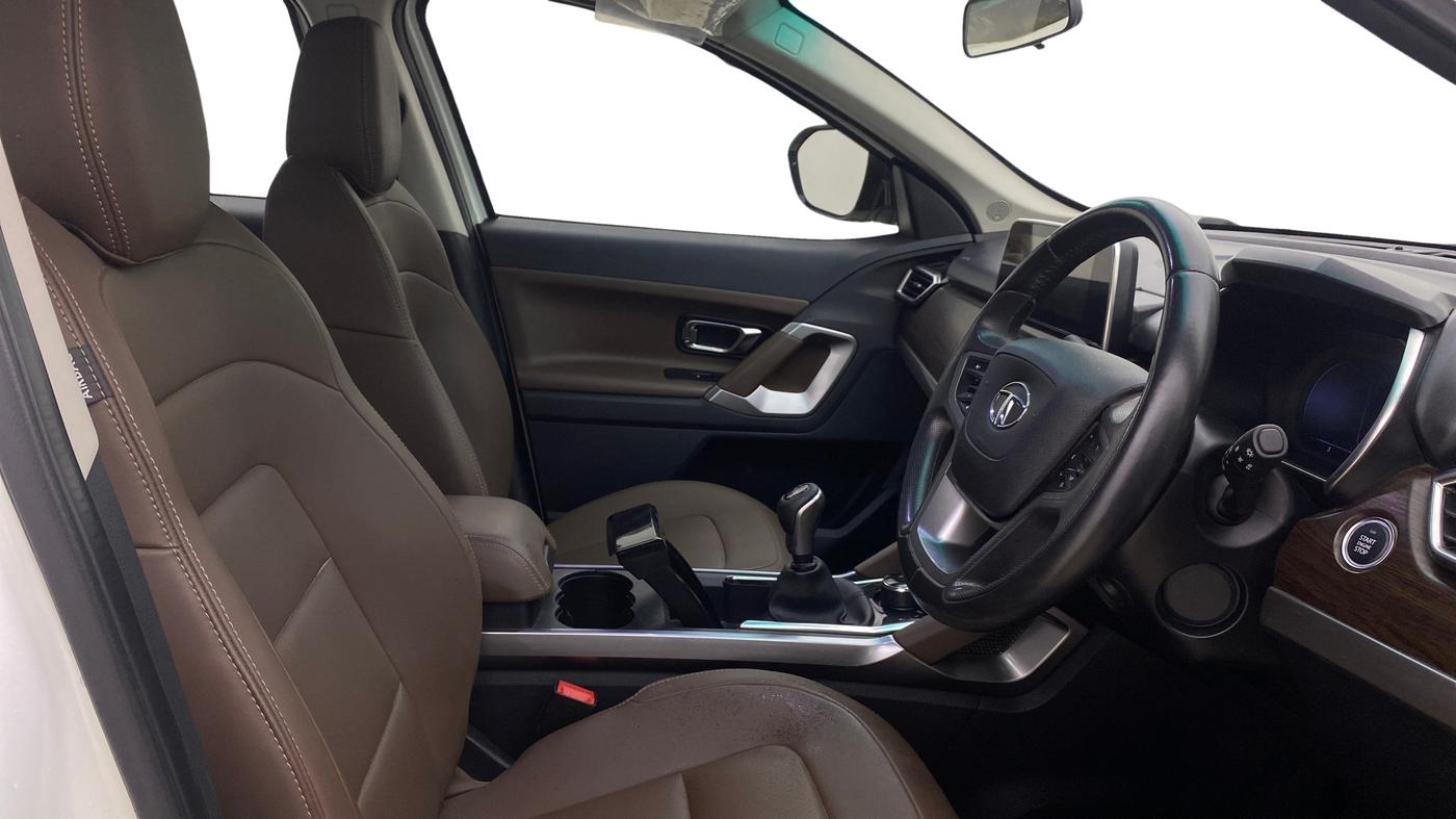 2019 Tata Harrier XZ PLUS 2.0L, Diesel, Manual, 75,989 km, Right Side Front Door Cabin