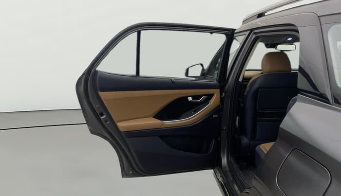 2024 Hyundai ALCAZAR Signature 7 STR 1.5 Turbo GDi Petrol DCT, Petrol, Automatic, 7,165 km, LHS Rear Door
