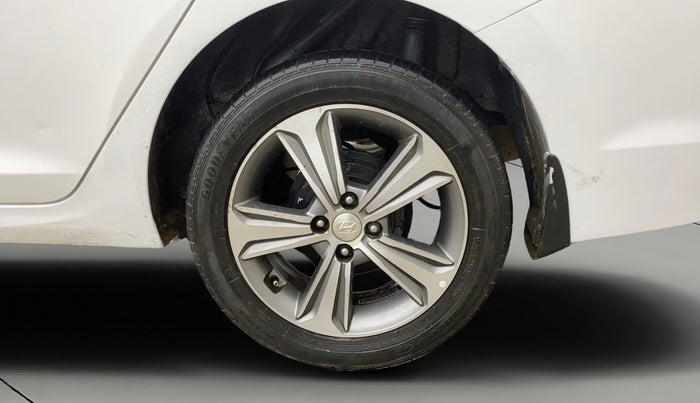 2018 Hyundai Verna 1.6 VTVT SX O, Petrol, Manual, 95,937 km, Left Rear Wheel