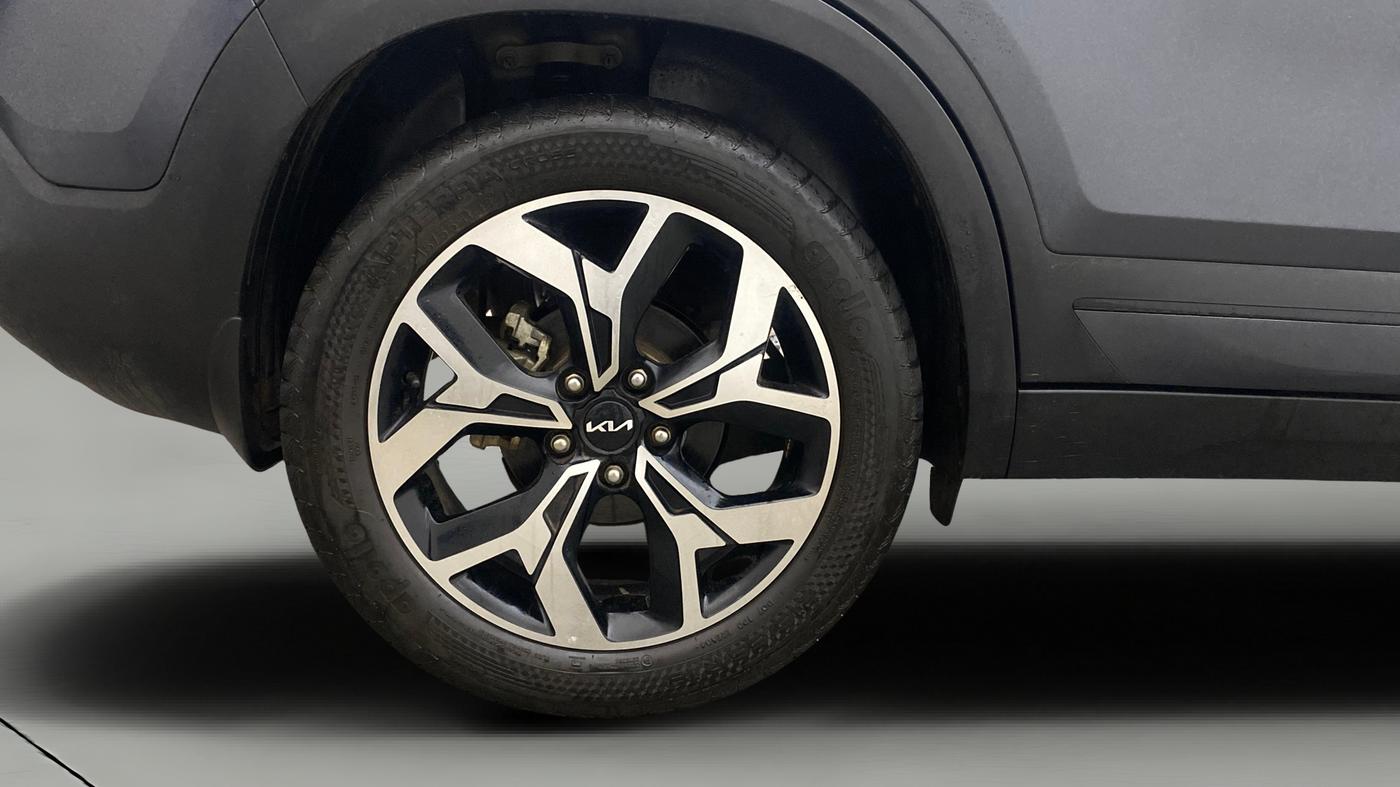 2023 KIA SELTOS  X LINE 1.5 TURBO PETROL DCT, Petrol, Automatic, 13,450 km, Right Rear Wheel