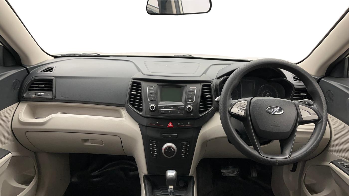 2022 Mahindra XUV300 W6 1.2 PETROL AMT, Petrol, Automatic, 19,036 km, Dashboard