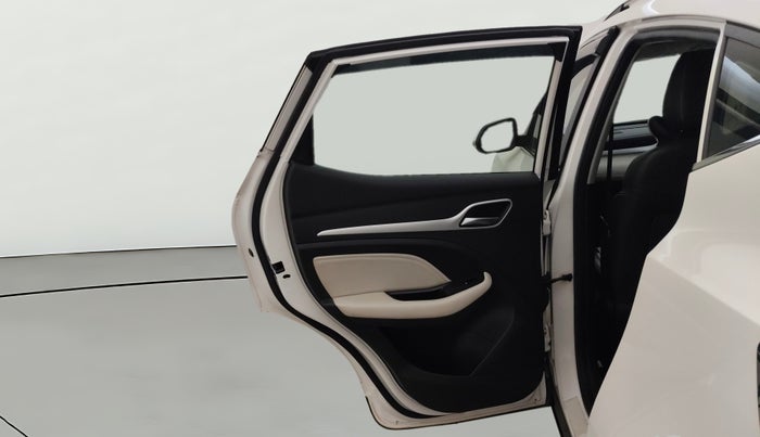 2022 MG ASTOR  SHARP 1.5 MT IVORY , Petrol, Manual, 63,172 km, LHS Rear Door