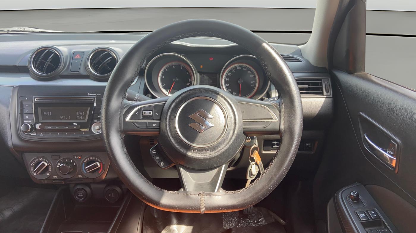 2018 Maruti Swift VXI, Petrol, Manual, 36,450 km, Steering Wheel Close Up