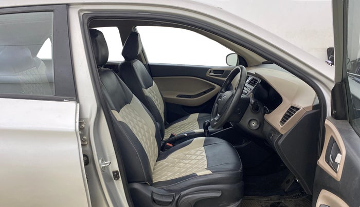2015 Hyundai Elite i20 SPORTZ 1.2, Petrol, Manual, 1,08,739 km, Right Side Front Door Cabin