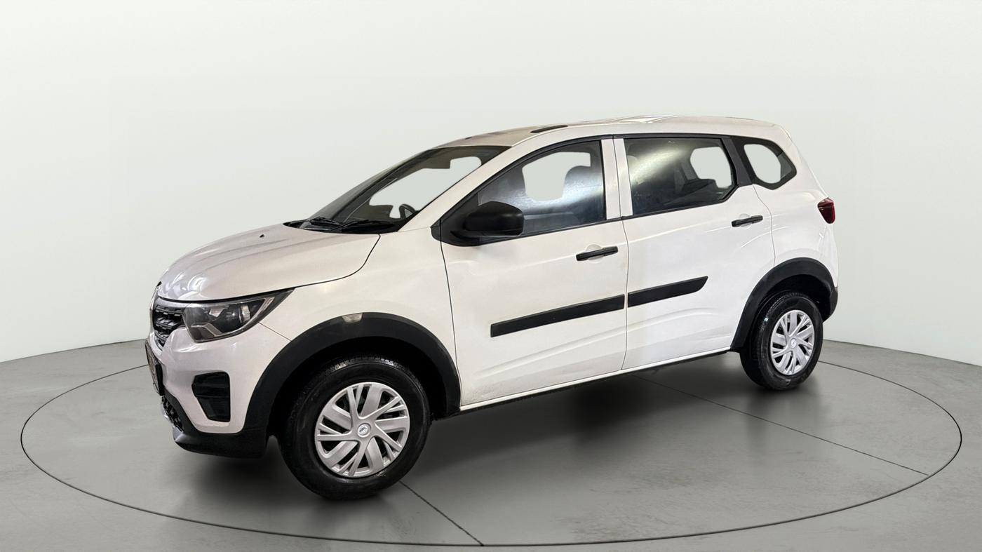 2021 Renault TRIBER RXE MT, Petrol, Manual, 30,126 km, Left Front Diagonal
