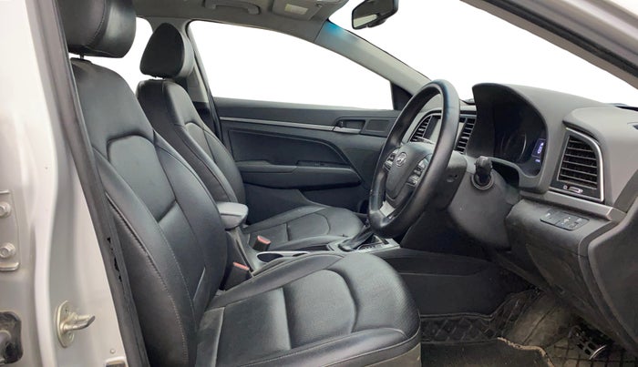 2018 Hyundai New Elantra 1.6 SX (O) AT DIESEL, Diesel, Automatic, 81,971 km, Right Side Front Door Cabin