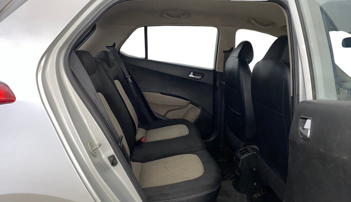 2016 Hyundai Grand i10 SPORTZ 1.2 KAPPA VTVT, Petrol, Manual, 68,138 km, Right Side Rear Door Cabin