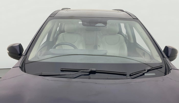 2023 Mahindra XUV700 AX 7 D AT 7 STR, Diesel, Automatic, 87,623 km, Front Windshield