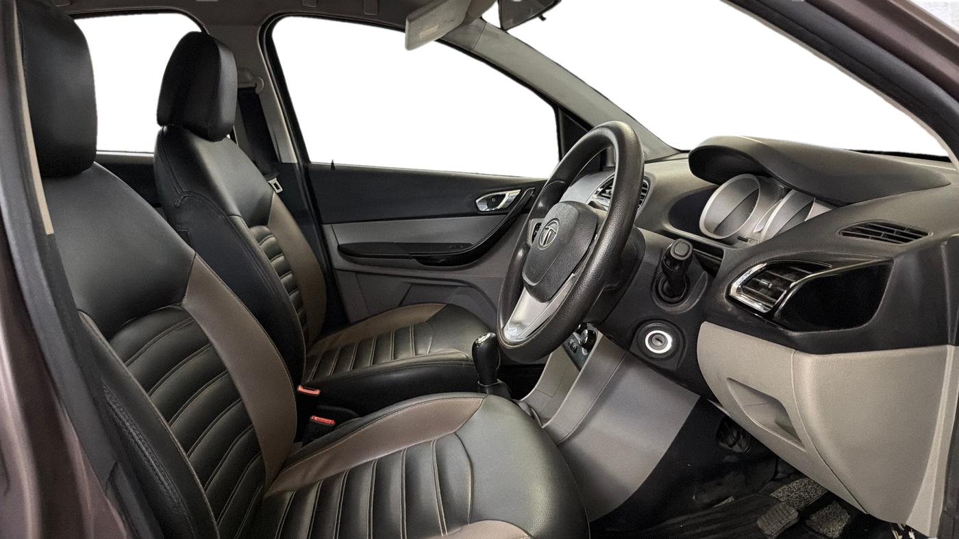 2017 Tata Tiago XZ PETROL, Petrol, Manual, 99,228 km, Right Side Front Door Cabin