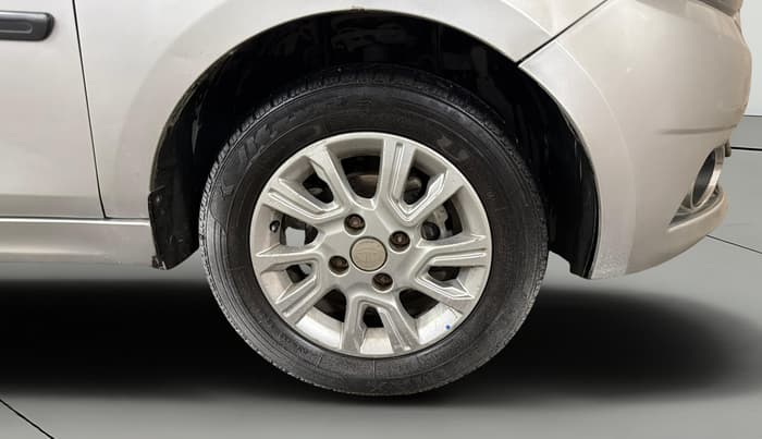 2017 Tata Tiago XZ PETROL, Petrol, Manual, 93,804 km, Right Front Wheel