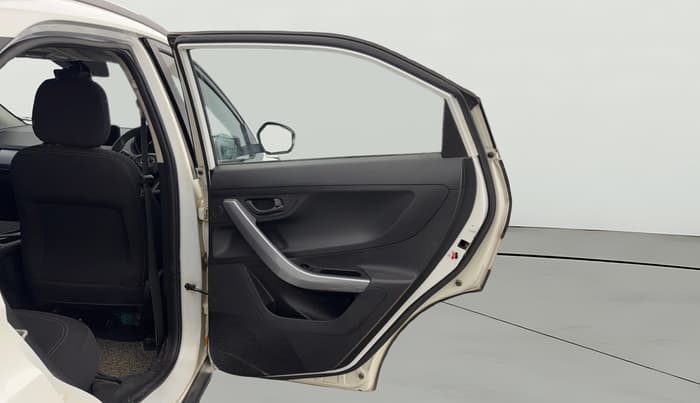 2022 Tata NEXON XMA PLUS SUNROOF PETROL, Petrol, Automatic, 76,208 km, RHS Rear Door