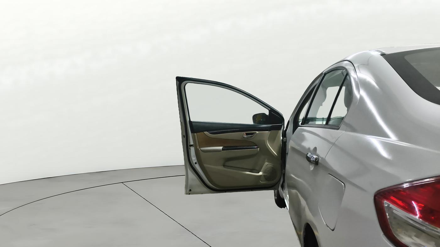2016 Maruti Ciaz VDI+ SHVS, Diesel, Manual, 73,092 km, LHS Front Door