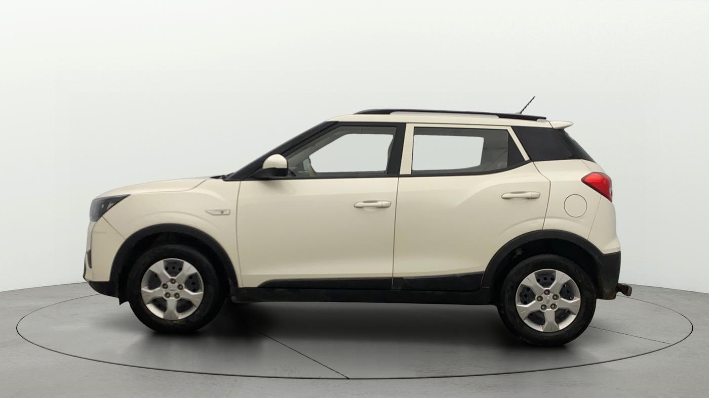2020 Mahindra XUV300 W6 1.2 PETROL, Petrol, Manual, 15,386 km, Left Side