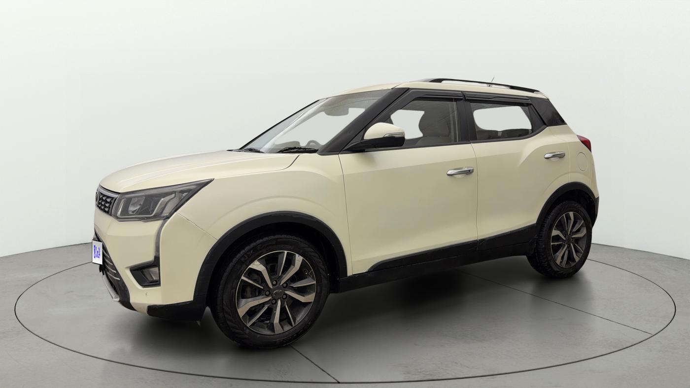 2019 Mahindra XUV300 W8 (O) 1.2 PETROL, Petrol, Manual, 64,948 km, Left Front Diagonal