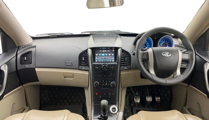 2017 Mahindra XUV500 W10, Diesel, Manual, 83,342 km, Dashboard
