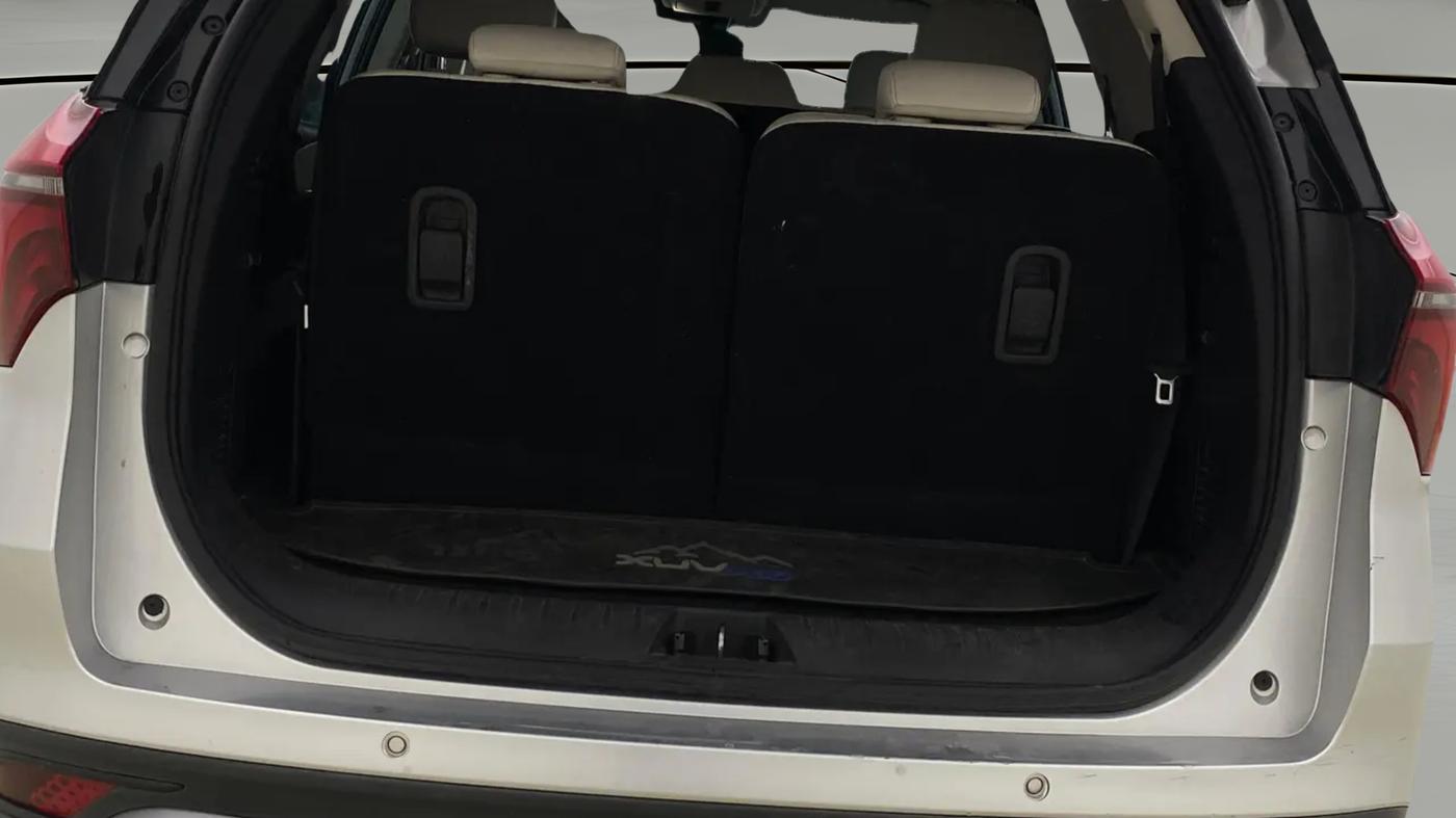 2021 Mahindra XUV700 AX 7 P MT 7 STR, Petrol, Manual, 1,32,878 km, Boot Open Zoomed View