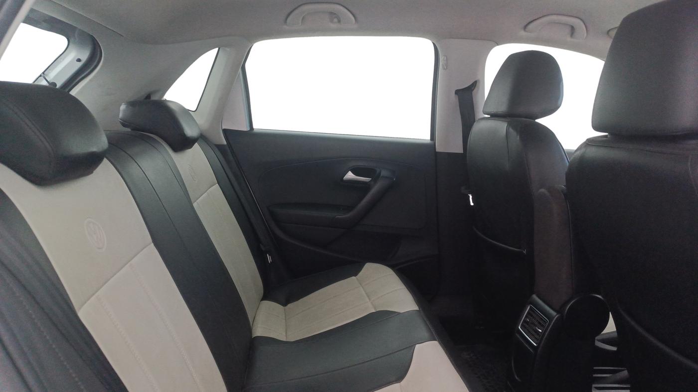 2021 Volkswagen Polo HIGHLINE PLUS 1.0, Petrol, Manual, 1,08,645 km, Right Side Rear Door Cabin