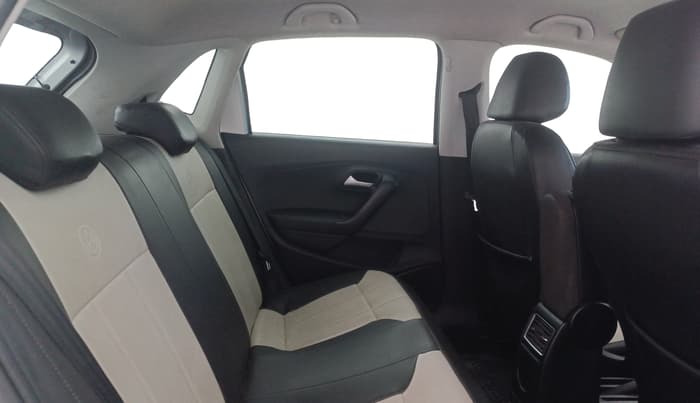 2021 Volkswagen Polo HIGHLINE PLUS 1.0, Petrol, Manual, 1,08,645 km, Right Side Rear Door Cabin