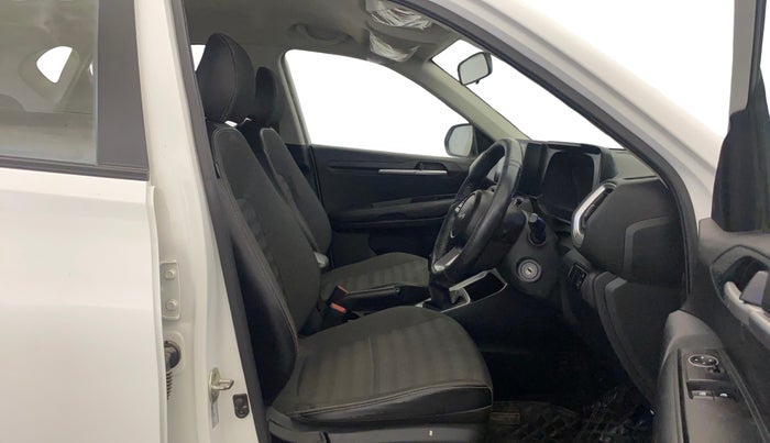 2022 KIA SONET HTE 1.2, Petrol, Manual, 41,280 km, Right Side Front Door Cabin