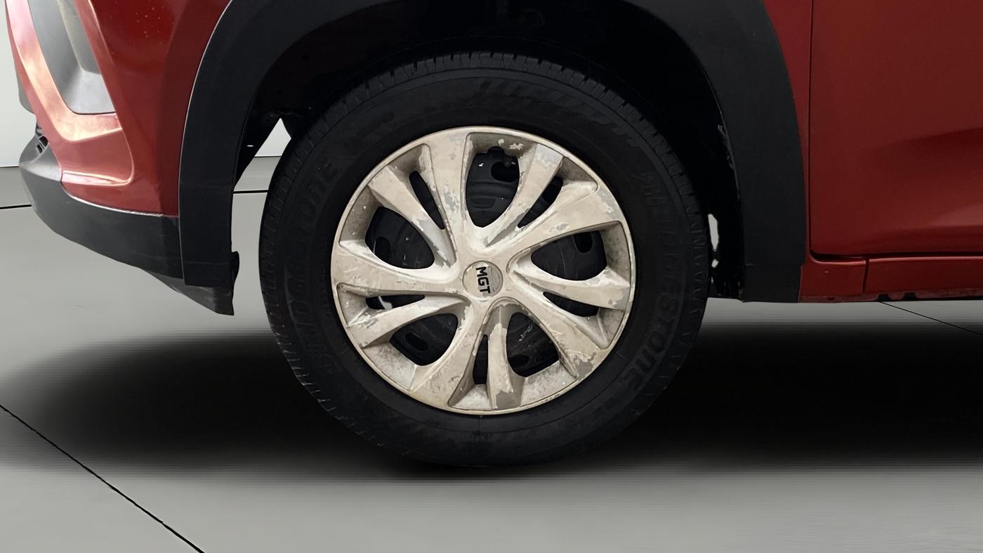 2018 Mahindra KUV 100 NXT K2 P 6 STR, Petrol, Manual, 55,096 km, Left Front Wheel