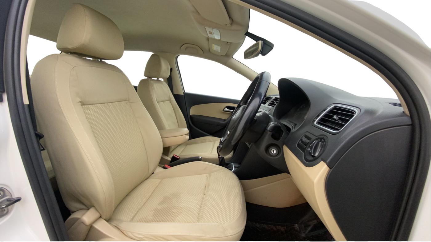 2017 Volkswagen Ameo HIGHLINE1.2L PLUS 16 ALLOY, Petrol, Manual, 83,570 km, Right Side Front Door Cabin