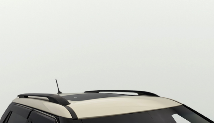 2021 Mahindra XUV300 W8 (O) 1.5 DIESEL AMT, Diesel, Automatic, 1,06,183 km, Roof