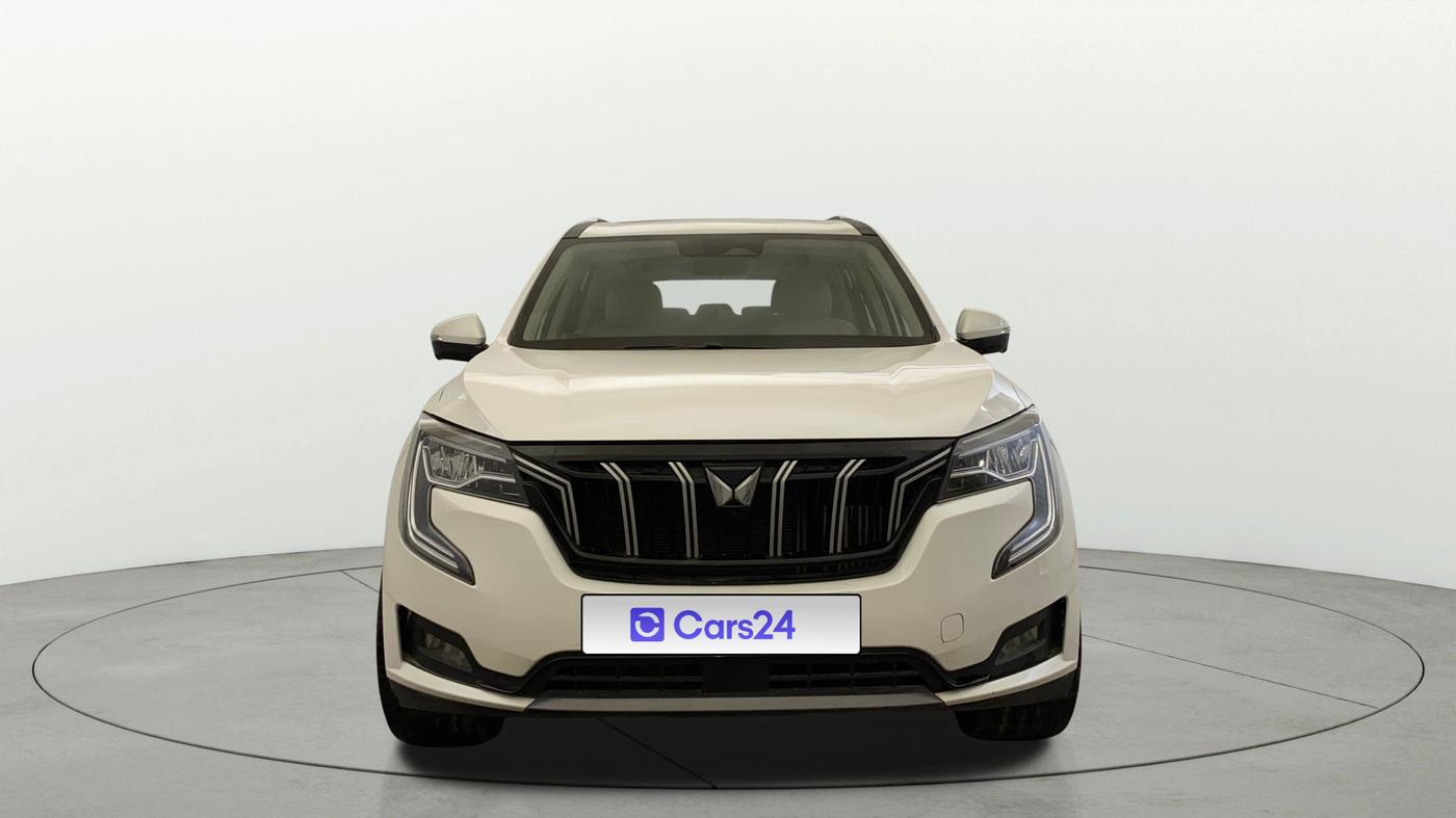 2022 Mahindra XUV700 AX 7 LUXURY P AT 7 STR, Petrol, Automatic, 13,673 km, Front